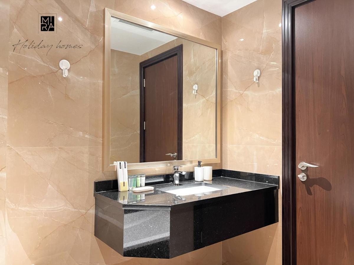 Mira Holiday Homes - Newly Furnished Studio In Downtown Dubai Exterior foto