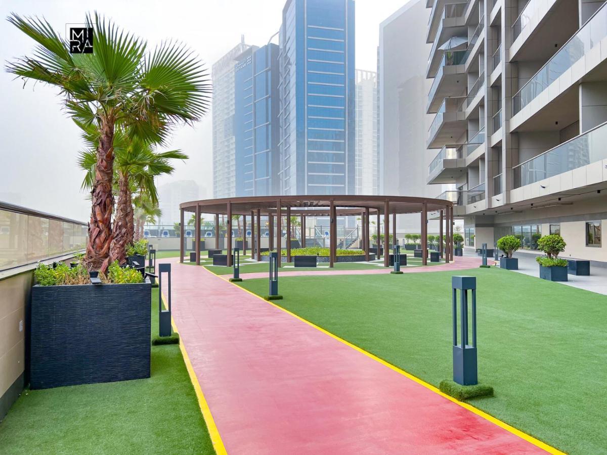 Mira Holiday Homes - Newly Furnished Studio In Downtown Dubai Exterior foto